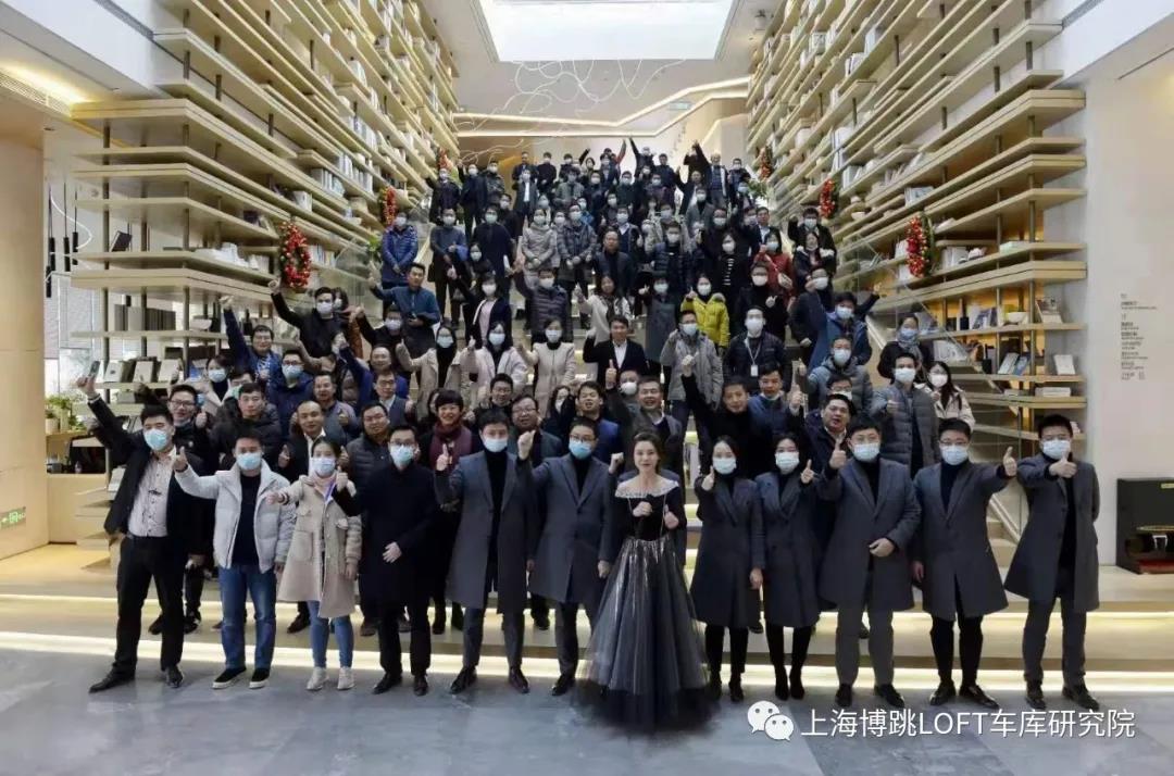 嘉兴全国一百多人在华侨城汉口道6号参观研讨LOFT专利车库技术！